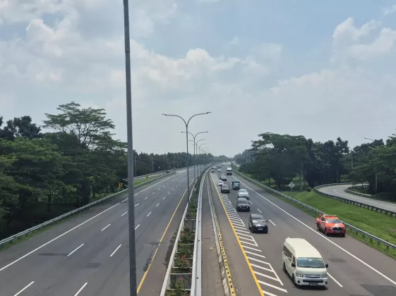 Diskon Time! Arus Mudik Tol Cipali Siang Ini Tembus 31 Ribu Kendaraan, Berangkat Sekarang atau Terjebak Macet?