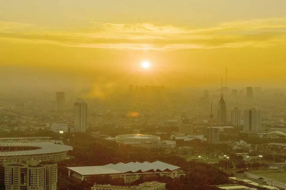 WASPADA! Cuaca Jakarta Hari Ini Cerah Tapi Suhu Bisa Tembus 34 Derajat