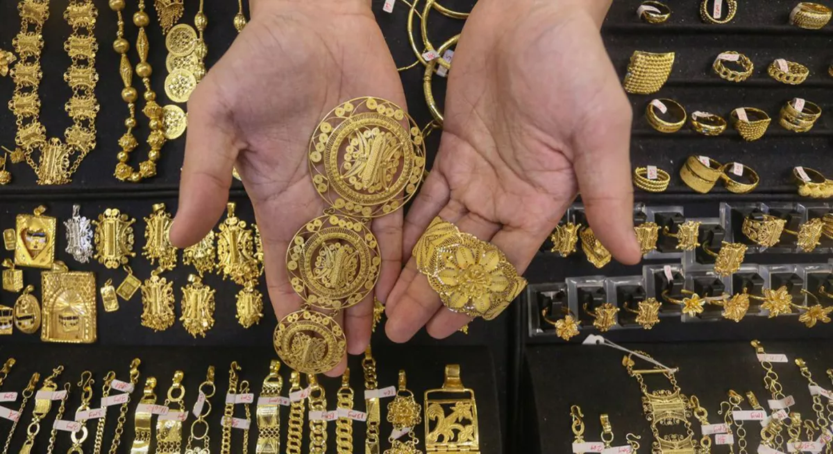 Update Harga Emas Antam Senin Pagi: Turun Rp5.000, Cek Rincian Harga dan Pajaknya