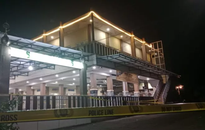 Ledakan Besar Gegerkan Masjid di Jember Saat Salat Tarawih, Kapolda Jatim Turun Langsung Pantau Olah TKP