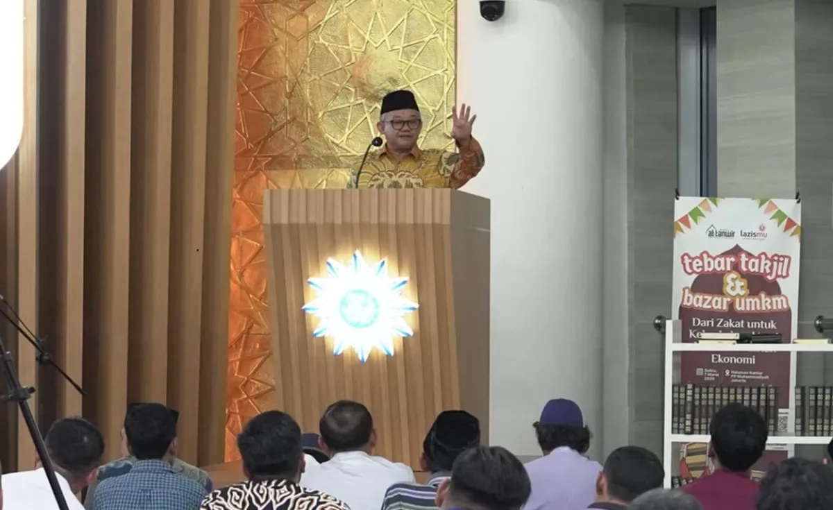 Sekretaris Umum Pimpinan Pusat (PP) Muhammadiyah, Abdul Mu’ti, menyebut malam Lailatul Qadar layaknya Midnight Sale atau obral besar tengah malam. 