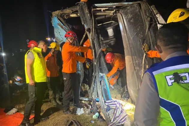 Bus PO Zentrum Terguling di Tol Pejagan–Pemalang, 1 Tewas dan 33 Luka-Luka