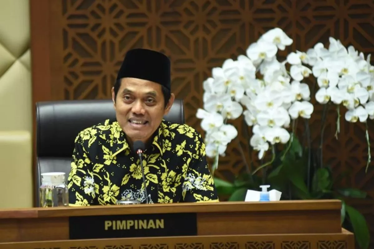 MK Guncang Aturan Pensiun Pejabat, Golkar Dorong Revisi Total UU Usang