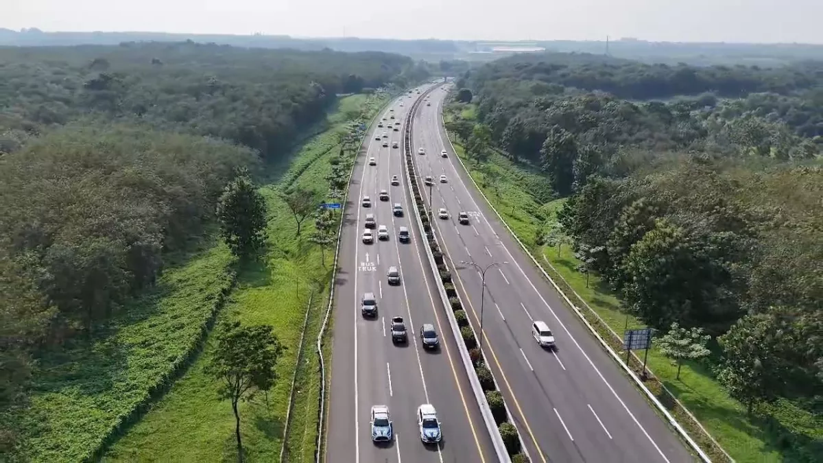 Mudik H-3 Menyala! Volume Kendaraan Tol Cipali Melonjak 97%, 47 Ribu Mobil Serbu Arah Timur