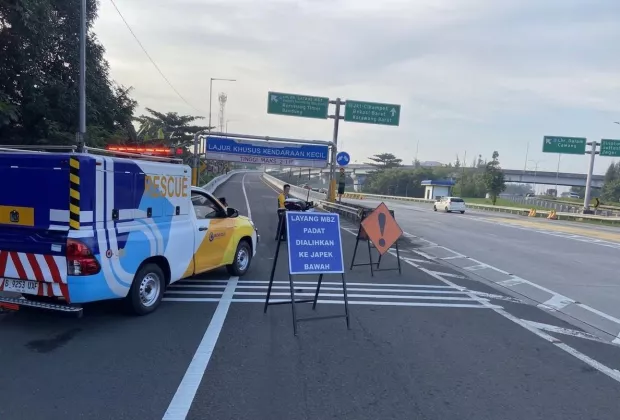 Arus Kendaraan Padat, Akses Masuk Tol Layang MBZ Diberlakukan Buka Tutup Secara Situasional