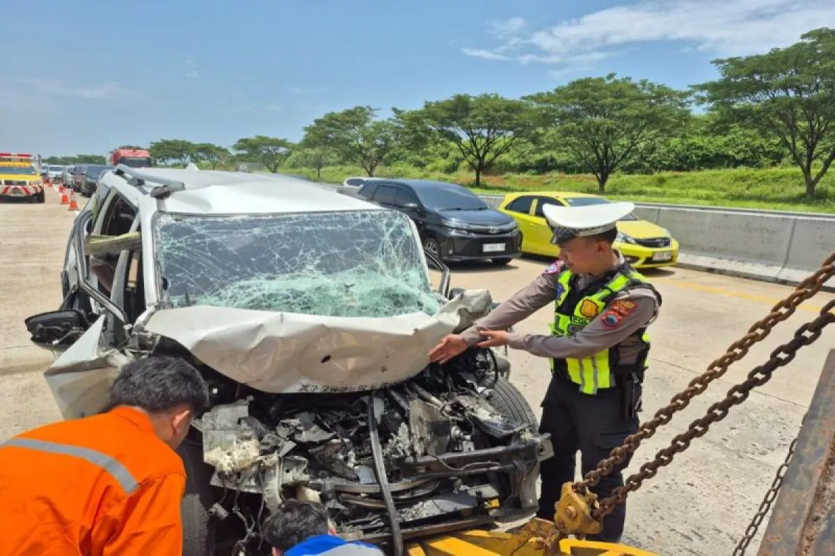 Jalur Mudik Tol Batang-Semarang KM 368 Telan Korban Jiwa: Kecelakaan Maut Xpander Tabrak Bus 27 Trans, 2 Orang Tewas