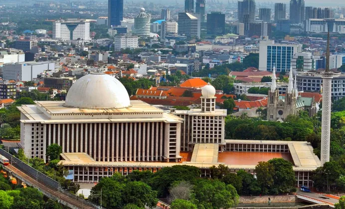 WAJIB TAHU! Ini Daftar Parkir & Pintu Masuk Salat Idul Fitri 2026 di Masjid Istiqlal