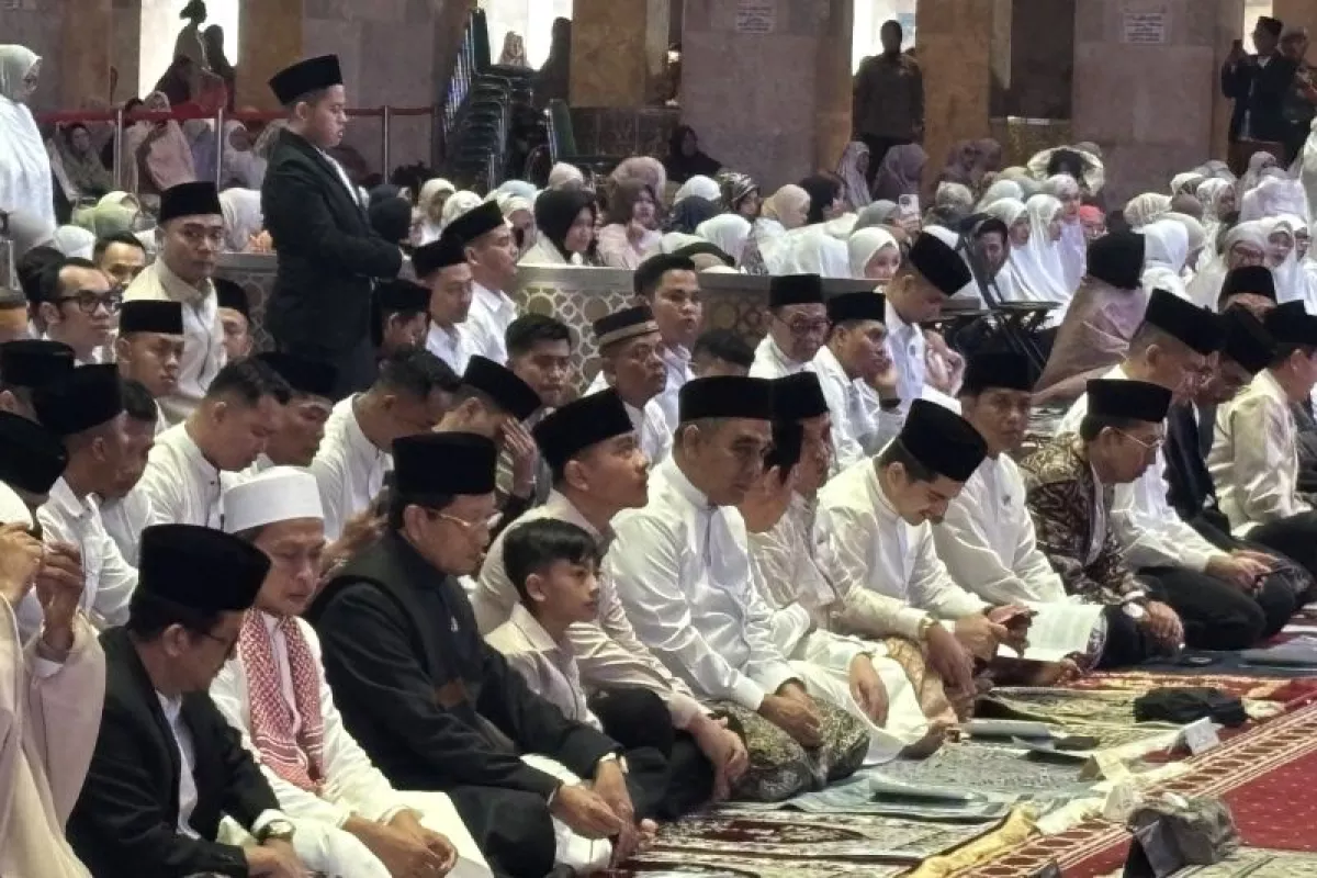 Gibran Salat Id di Istiqlal Bersama Keluarga, Istana Gelar Halal Bihalal Terbuka