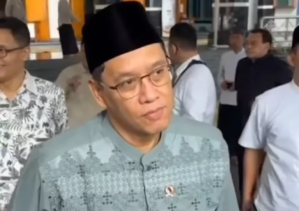 Gaya Hemat Menkeu Purbaya: Pakai Baju Koko Rp125 Ribu Hasil Nawar di Tanah Abang