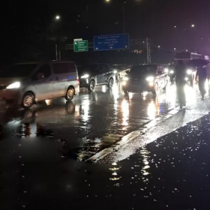 Genangan Air Menerjang Tol Jagorawi, Jasa Marga Ungkap Sampah jadi Penyebab!