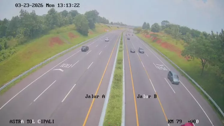 Arus Balik Pecah! One Way Arah Jakarta Berlaku di Tol Cipali Usai Kendaraan Naik 2 Kali Lipat