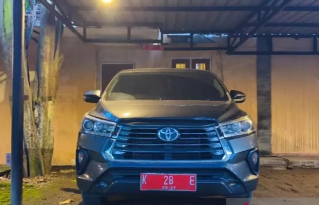Tak Peduli Aturan! Plt Sekretaris DPRD Blora Gunakan Mobil Plat Merah untuk Lebaran