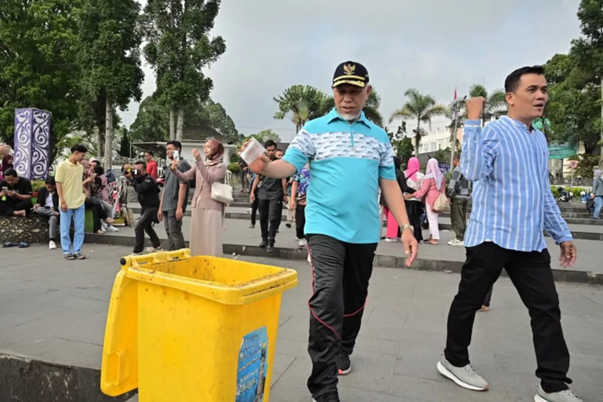 Gubernur Mahyeldi Soroti Hospitality dan Kebersihan saat Tinjau Pasar Ateh Bukittinggi