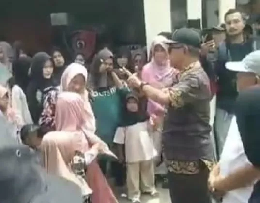 Khawatir Santunan Terhenti, Puluhan Anak Yatim dan Dhuafa Sampaikan Aspirasi di Polsek Kronjo
