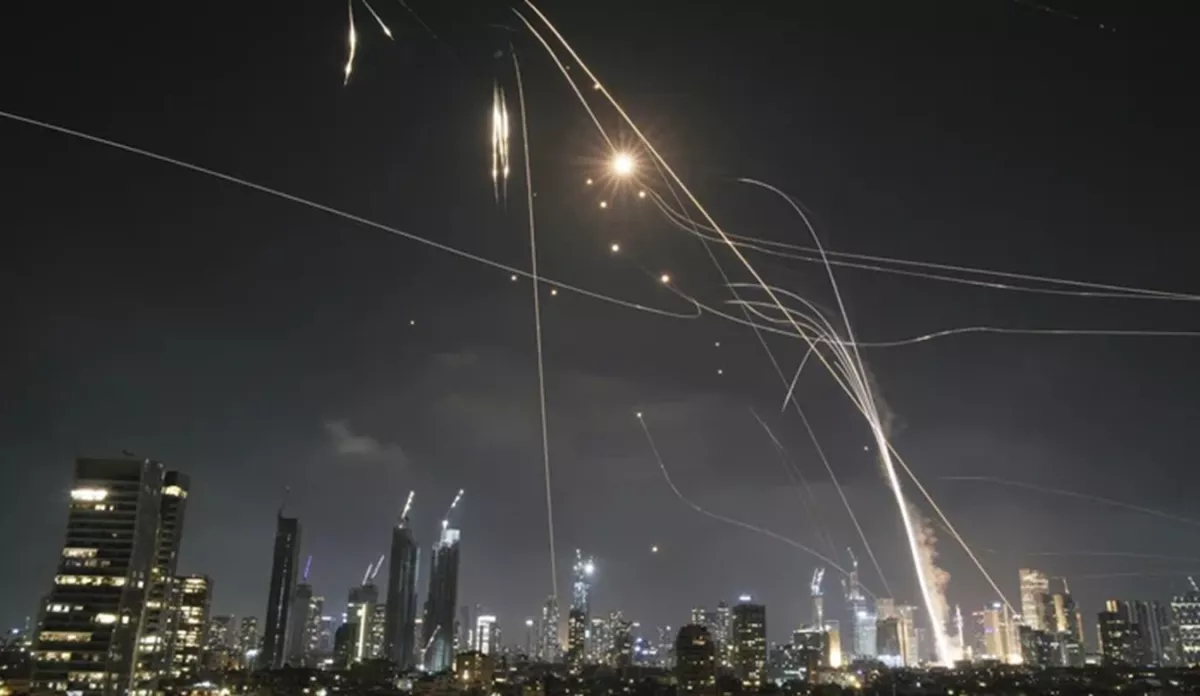 Operasi 'YA SHADEED AL-QUWA Iran: Tel Aviv Luluh Lantak