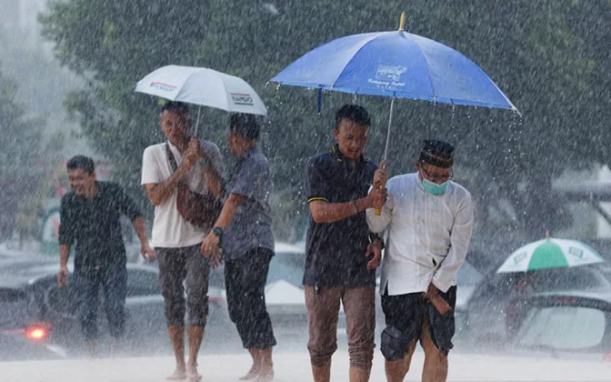 Peringatan Dini BMKG: Daftar Wilayah yang Berpotensi Diguyur Hujan Ringan hingga Sedang