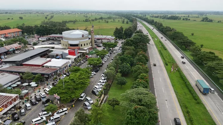 Volume Kendaraan Tembus 4,3 Juta, Kepolisian Berlakukan One Way di Tol Cipali Hari Ini!