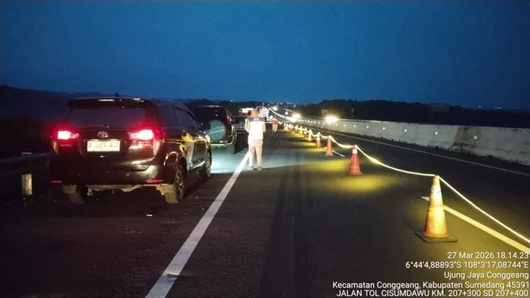 Kepanikan Diredam! Retakan Tol Cisumdawu Tak Ganggu Perjalanan Anda, Ini Solusi Cepatnya!