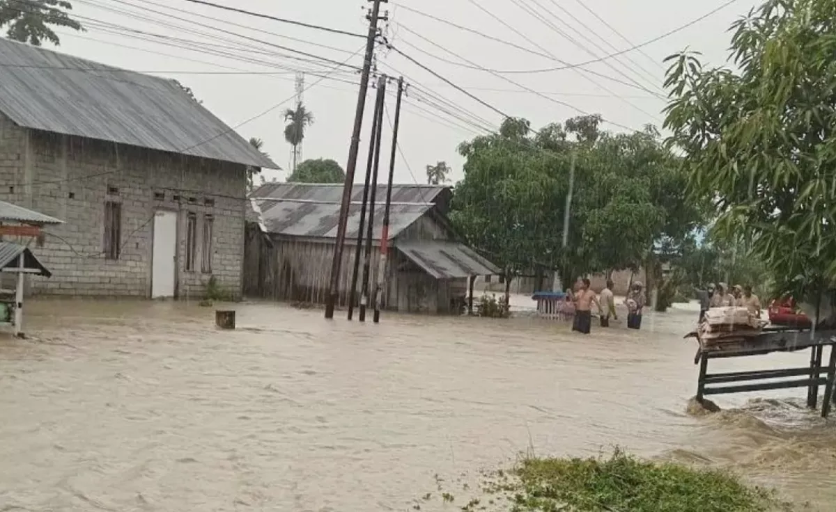 Banjir di Sulawesi Tengah! Sungai Mapaga Meluap, 30 Unit Rumah di Labean Donggala Terendam Banjir Bandang
