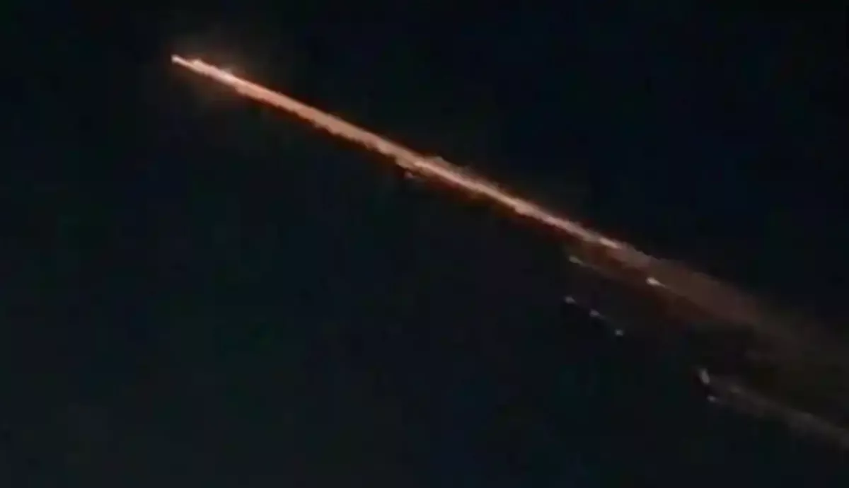 Meteor di Langit Lampung Atau Rudal? Gerakannya Lambat, Ada Ledakan, Begini Kesaksian Warga