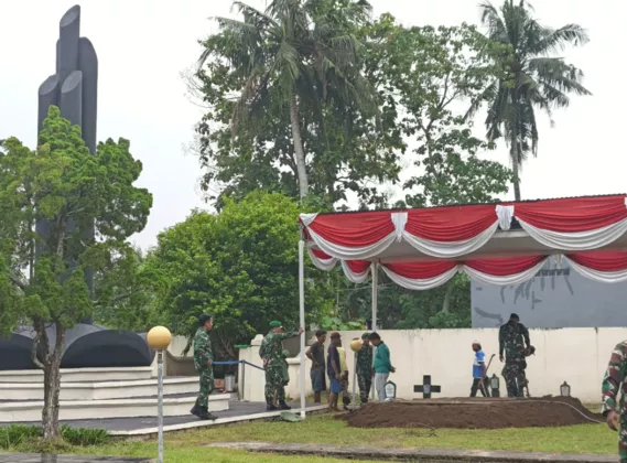 Penghormatan Terakhir Prajurit Perdamaian: Kopda Farizal Rhomadhon Dimakamkan di TMP Giripeni Pagi Ini