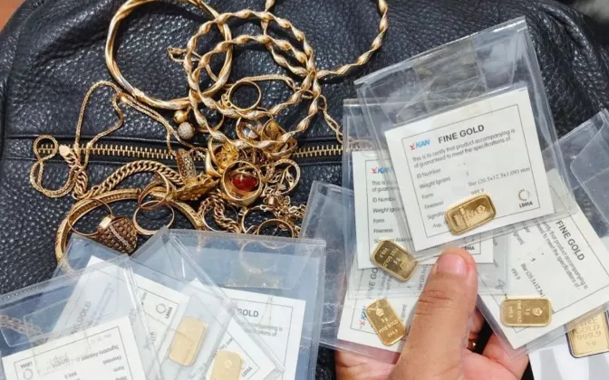 Anjlok Parah! Harga Emas Antam Terjun Bebas Rp141.000 Hari Ini