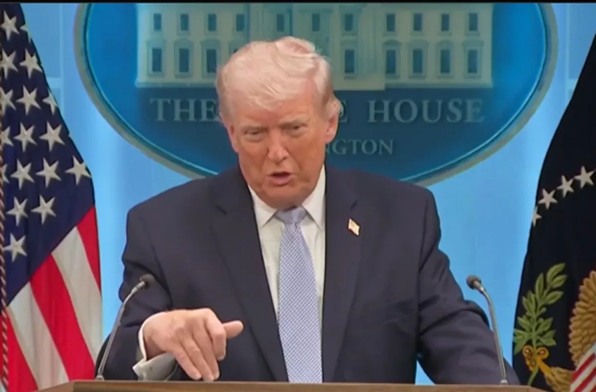 Trump Kembali Beri Ultimatum Final ke Iran: Ancam Ratakan Jembatan dan Pembangkit Listrik