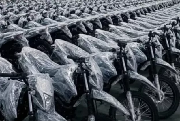 DPR Endus Pelanggaran Anggaran: Soroti Pengadaan Ribuan Motor Listrik Badan Gizi Nasional