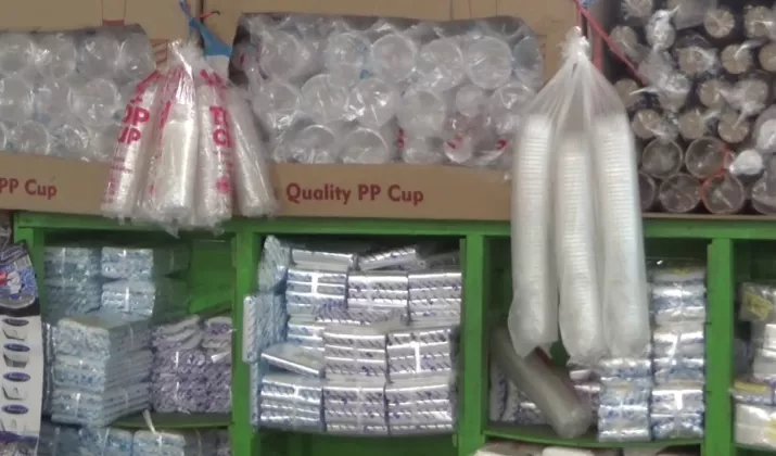 Harga Plastik Naik 100 Persen! Ini Penyebab, Dampak & Prediksi Turunnya