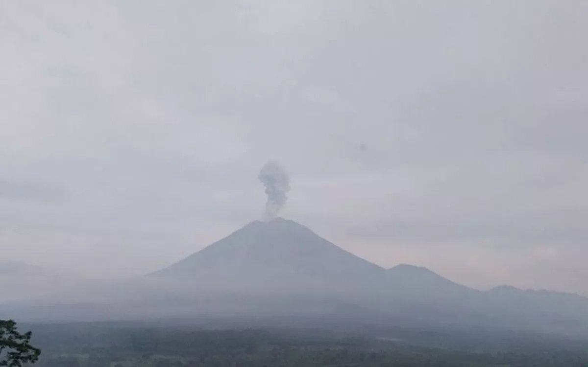 Erupsi Gunung Semeru Empat Kali Sehari, Kolom Abu Capai 1 Km