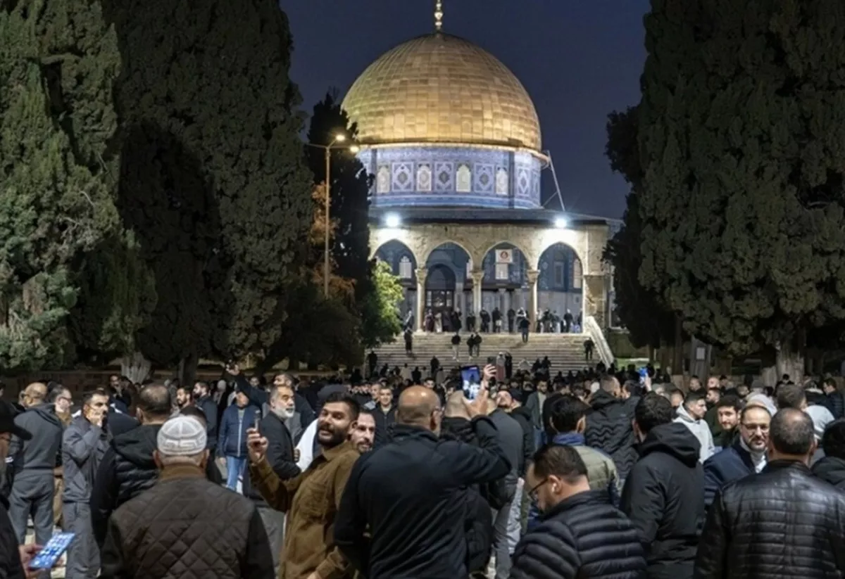 Israel Akhiri Blokade 40 Hari Masjid Al Aqsa, Ribuan Jemaah Palestina Padati Salat Subuh