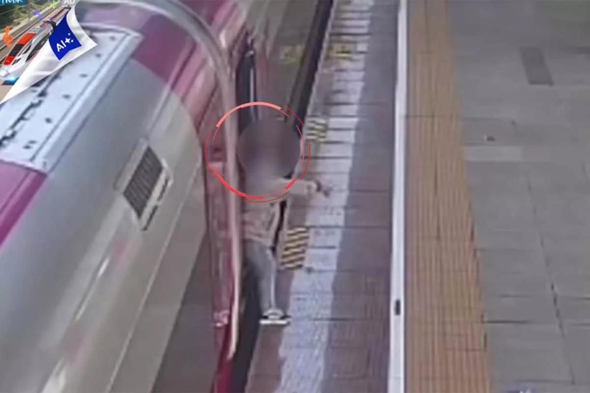 Nekat Tahan Pintu Whoosh Gara-Gara Barang Tertinggal, KCIC Beri Teguran Keras Penumpang
