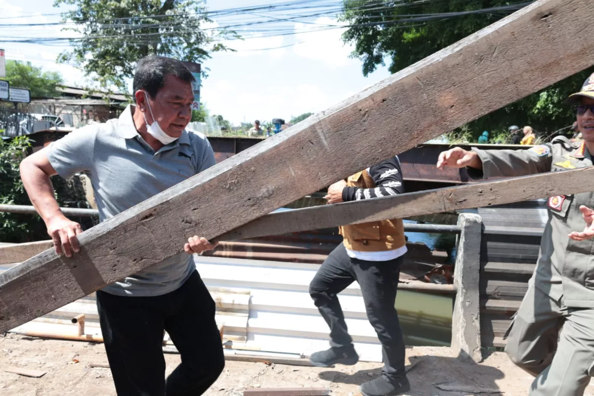 Bupati Tangerang Kawal Langsung Pelaksanaan Penataan Bangli Sungai Cirarab
