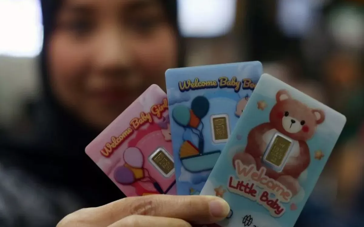 Harga Emas Antam Hari Ini Turun Tajam, Amblas Rp42.000 per Gram!