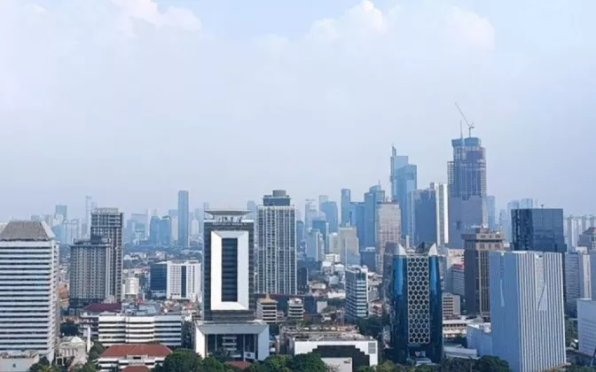 Cuaca Jakarta Hari Ini: Pagi Cerah Berawan, Sore hingga Malam Diguyur Hujan Ringan!