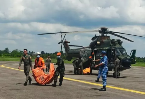 Seluruh Korban Helikopter PK-CFX Dievakuasi Meninggal Dunia, Jenazah Tiba di Pontianak
