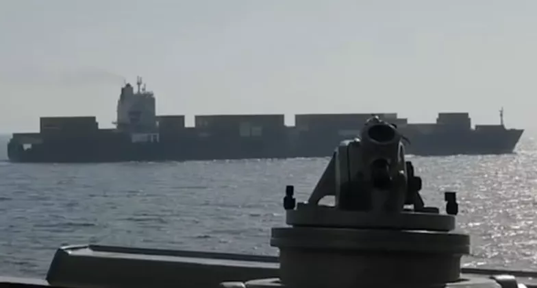 Amerika TEMBAK & SITA Kapal Iran 'Touska' di Oman, Harga Minyak Dunia Meroket US$96, Selat Hormuz Jadi Medan Tempur MALAM INI