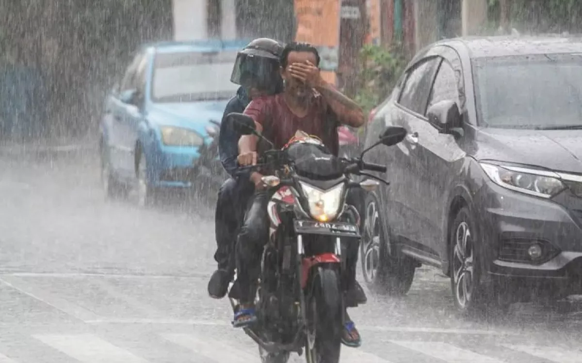 Waspada! BMKG Prediksi Hujan Lebat dan Petir di Sejumlah Wilayah Indonesia Hari Ini