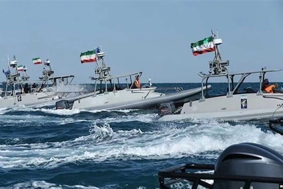 Trump Tebar Ancaman, Perintahkan Tembak Mati Kapal Iran di Selat Hormuz