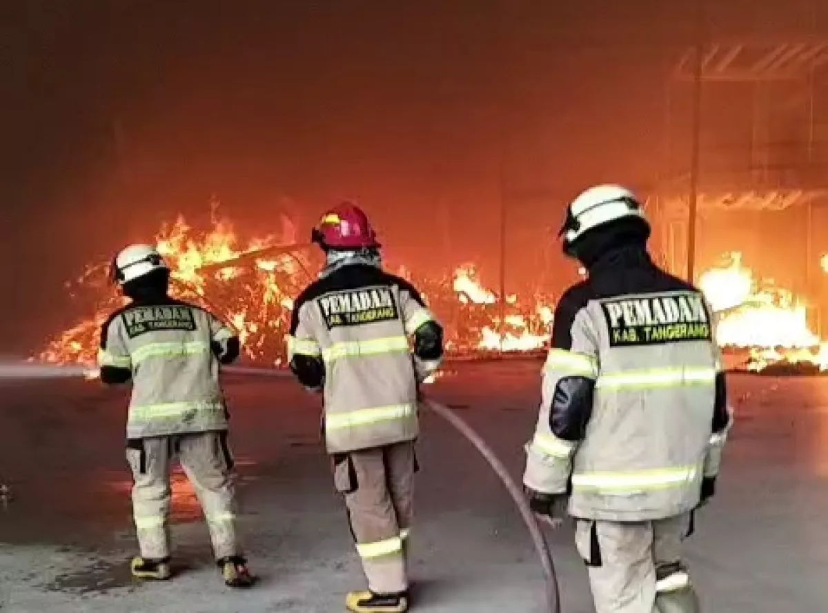 Gudang Logistik di Tangerang Terbakar, Kerugian Ditaksir Mencapai Rp 10 Miliar