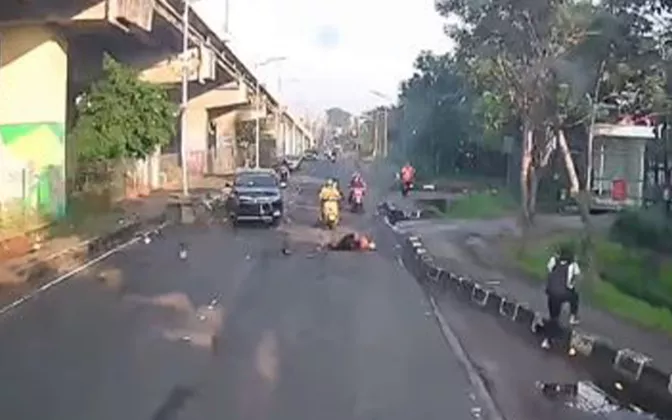 Tragis! Pedagang Buah di Duren Sawit Luka Parah Jadi Korban Tabrak Lari Pajero