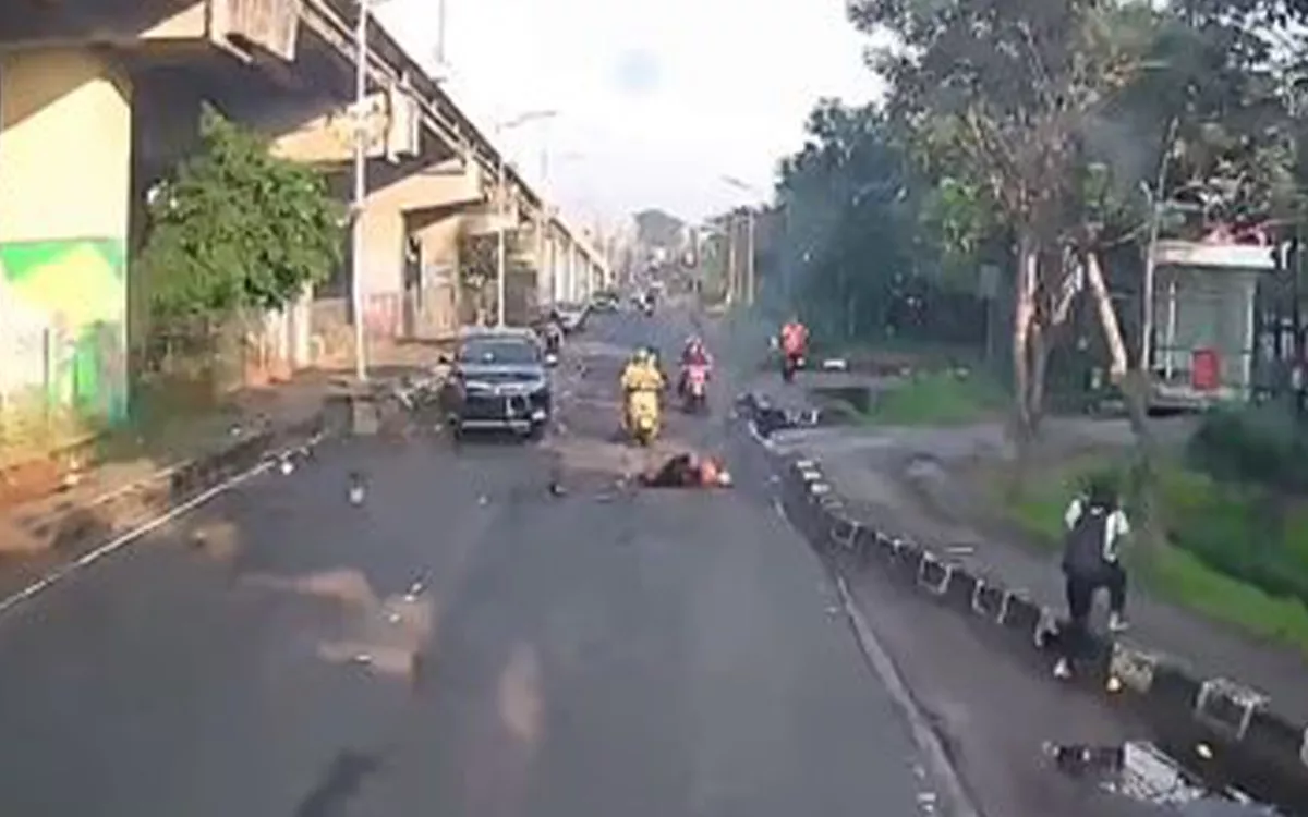 Tragis! Pedagang Buah di Duren Sawit Luka Parah Jadi Korban Tabrak Lari Pajero