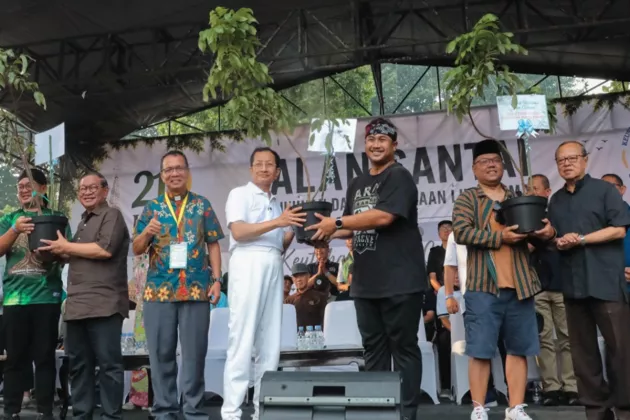 Pramono Anung Hadiri Jalan Santai Lintas Iman Peringatan 219 Tahun Keuskupan Agung Jakarta