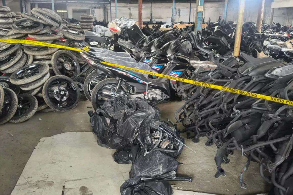 Polisi Bongkar Gudang Isi Ribuan Motor di Jaksel, Diduga Hasil Curian