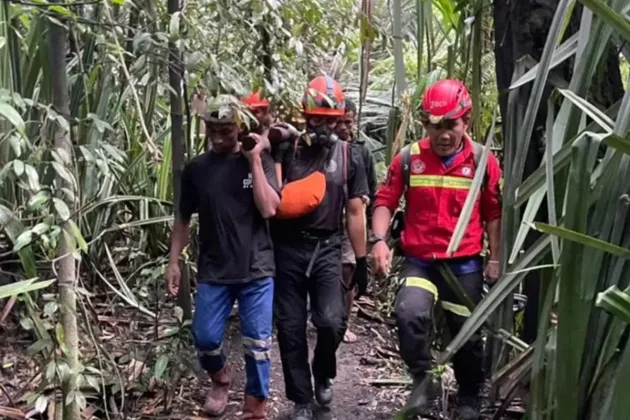 Tragedi Gunung Dukono: Dua Pendaki Singapura Ditemukan Meninggal Berpelukan dan Terhimpit Batu Besar