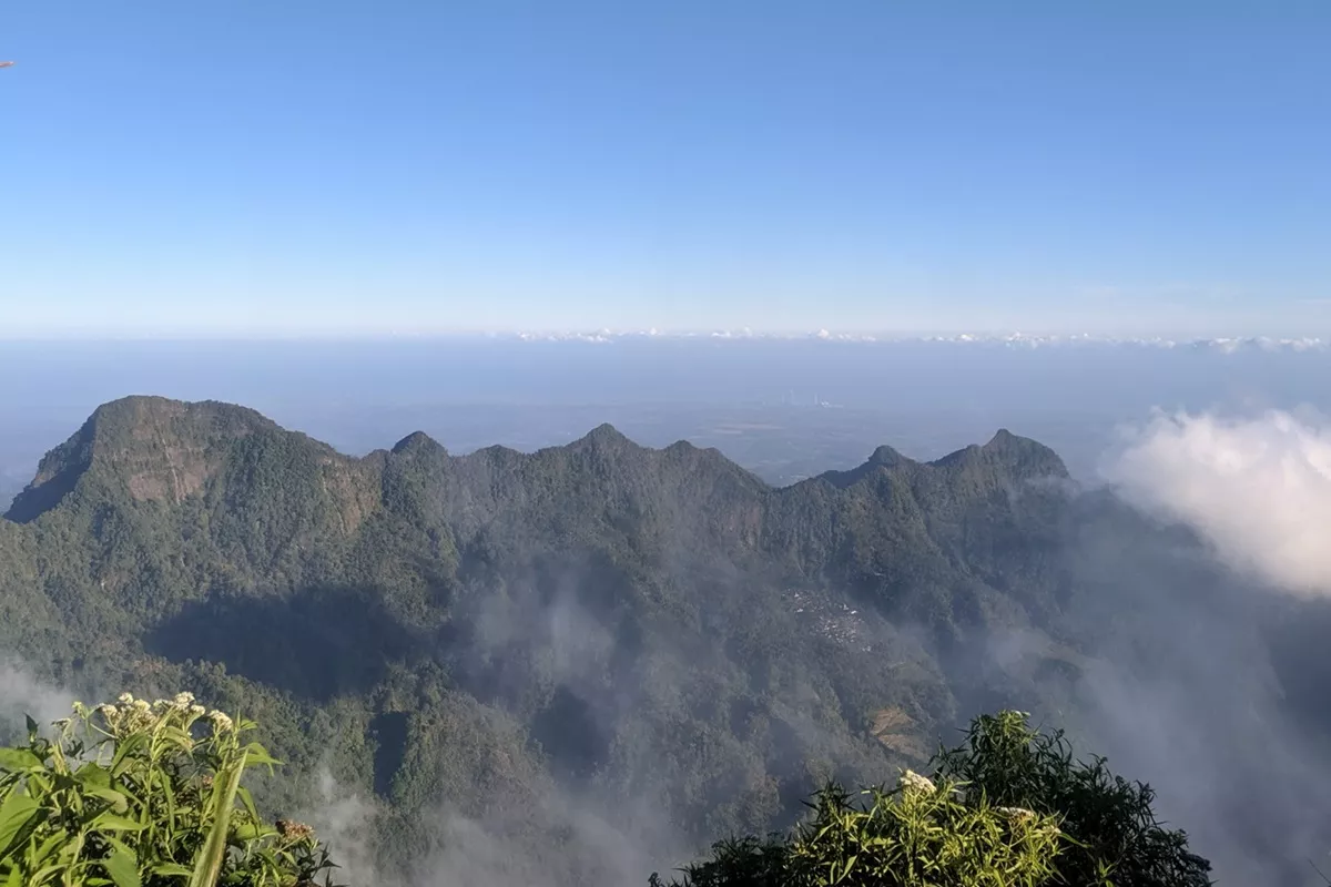 Tim SAR Gabungan Selamatkan Pendaki yang Terjatuh ke Jurang 40 Meter di Gunung Muria