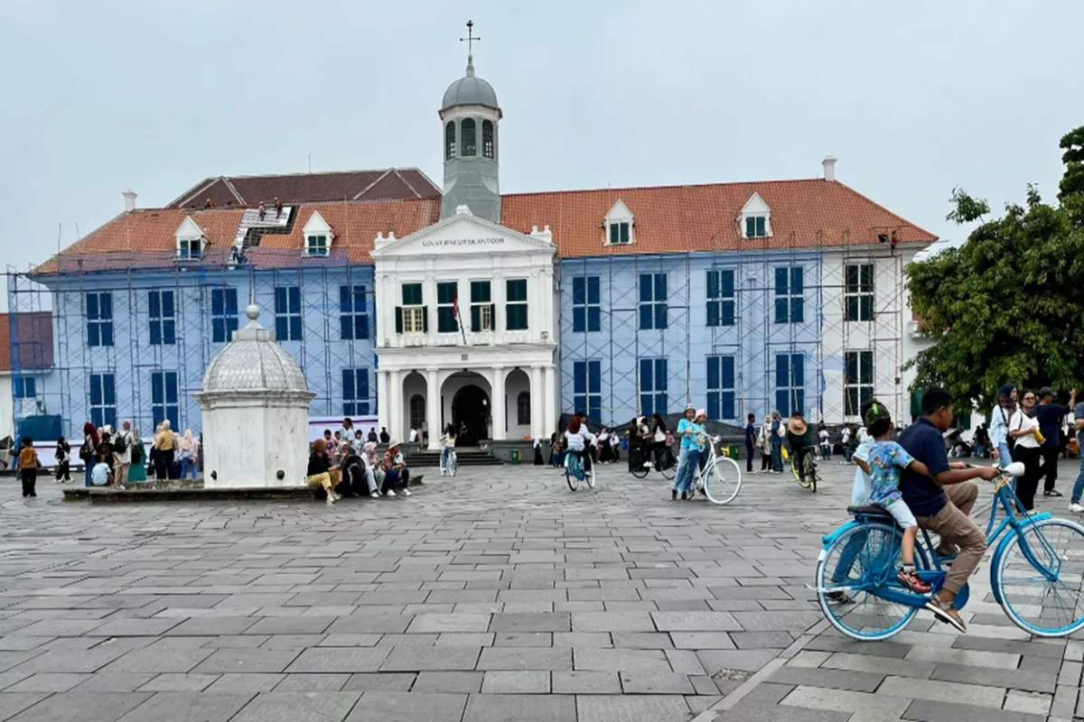 Libur Long Weekend, Kota Tua Dipadati Wisatawan dan Keluarga