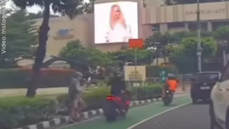 Polisi Buru Pelaku Jambret HP WNA Italia di Bundaran HI yang Viral di Medsos