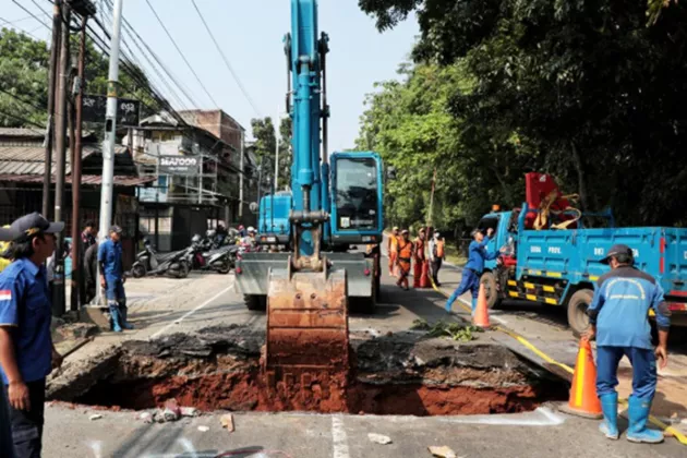 Jalan Baru Ditambal Malah Ambles Lagi, DPRD Semprot Kinerja Pemprov DKI!