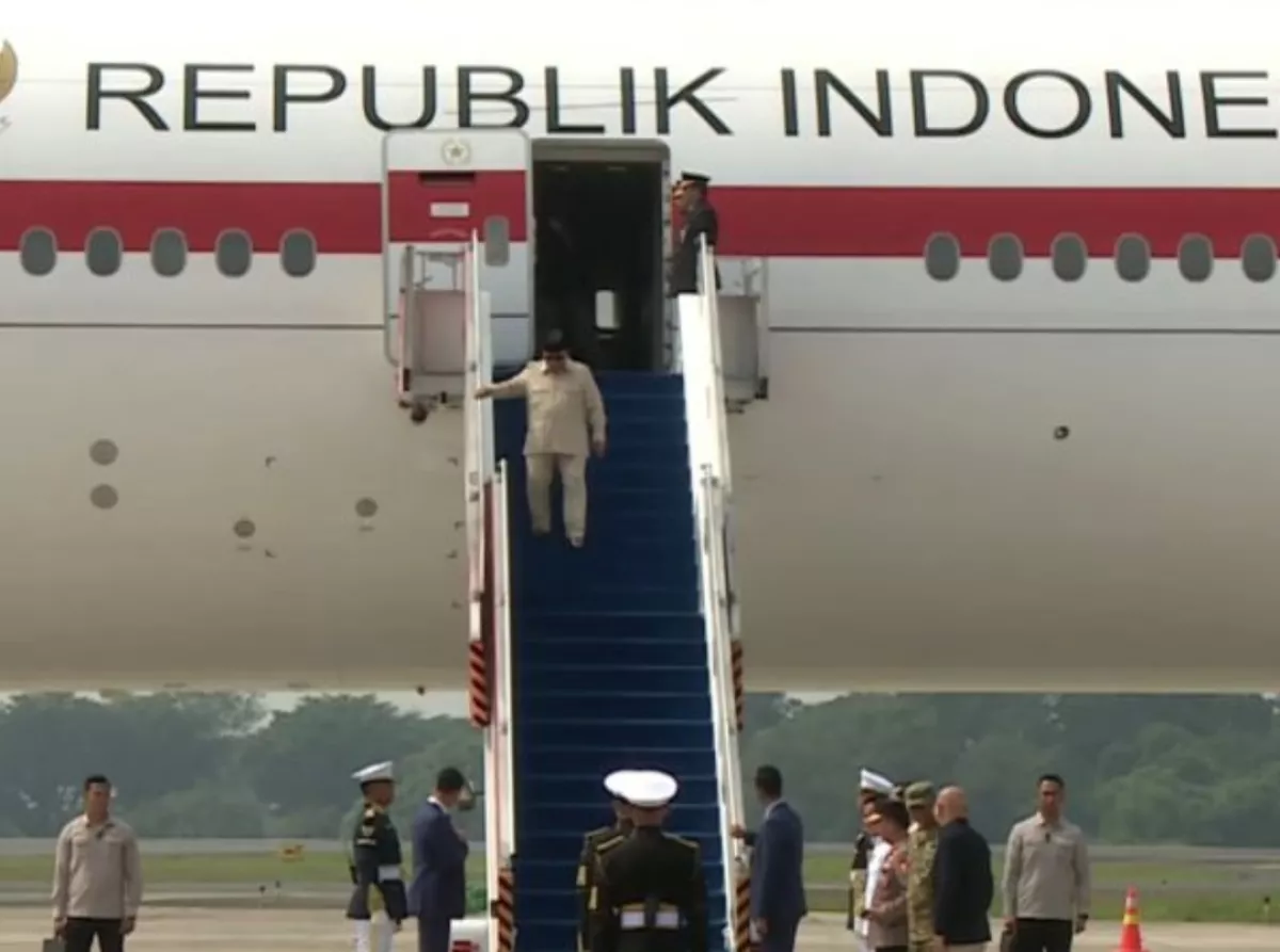 Prabowo Tiba di Jakarta Usai Lawatan Kenegaraan ke Prancis